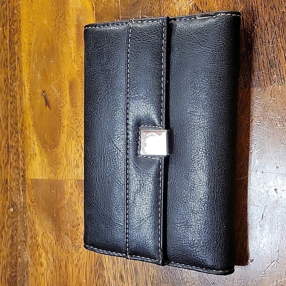 Liz Claiborne wallet - Picture 2 of 6